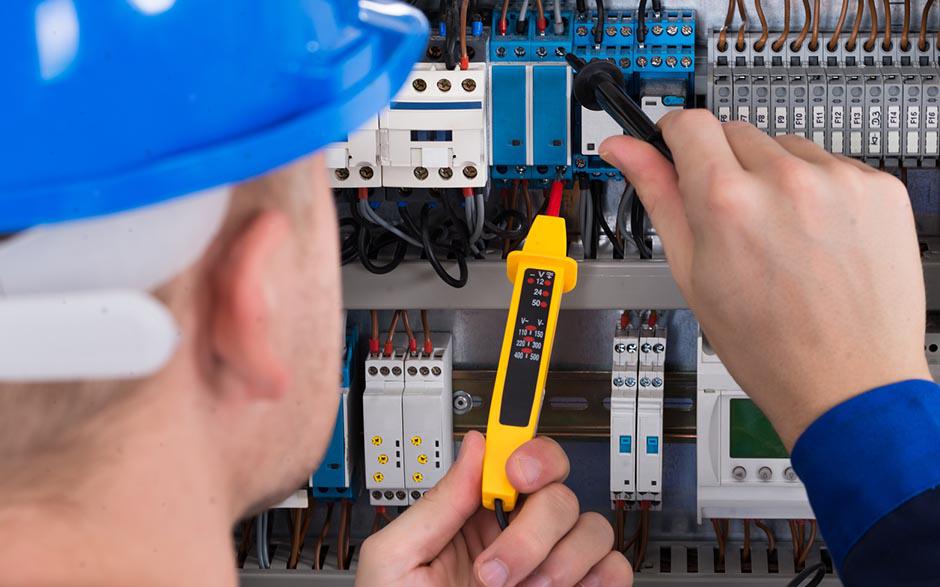 cherche électricien pas cher La Ville-du-Bois